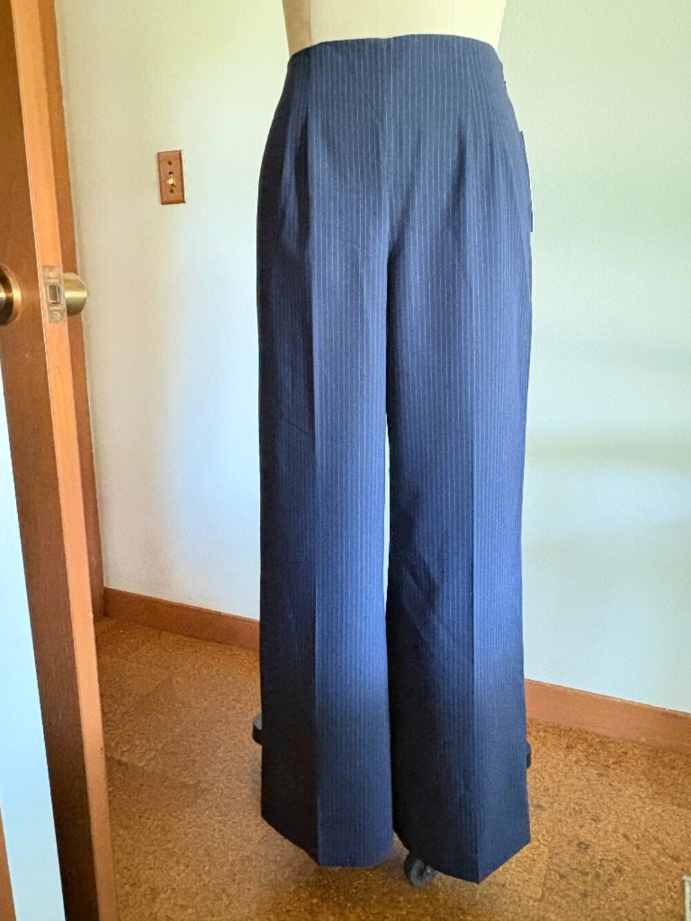Calvin Klein Navy Blue Pinstripe High-Waisted Wide-Leg Dress Pants – 10 Petite